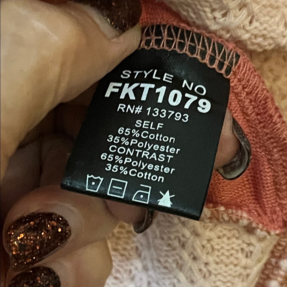 POL Mauve-Pink-White Star Appliqué Long Sleeve w/Scoop Neck & Open Work Accents - Picture 14 of 14